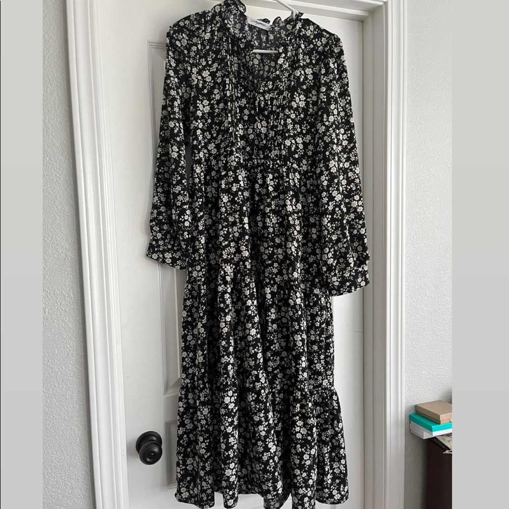 Carly Jean Los Angeles Ivy Dress - Picture 4 of 5